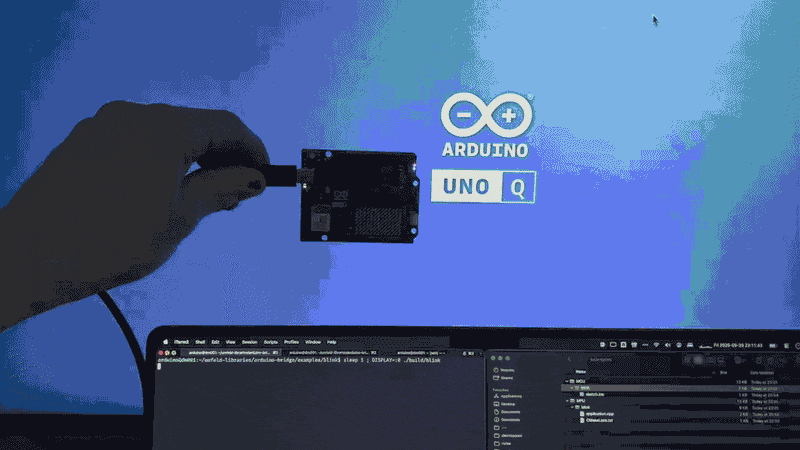 2026-08-31--Umfeld-x-Arduino-UNO-Q--blink.gif